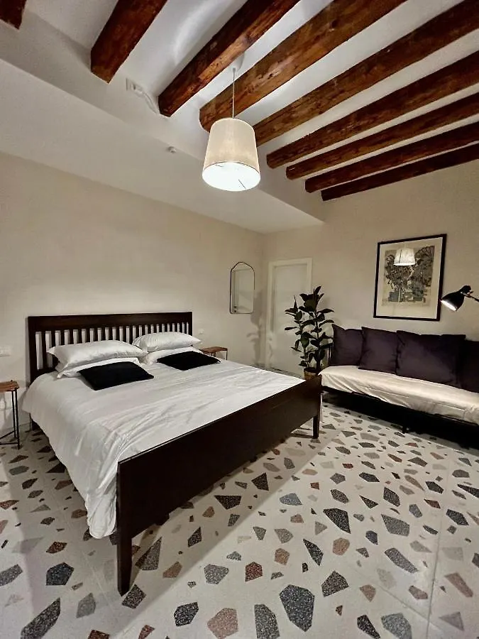 Farini Suites Wi-Fi Venice Guest house