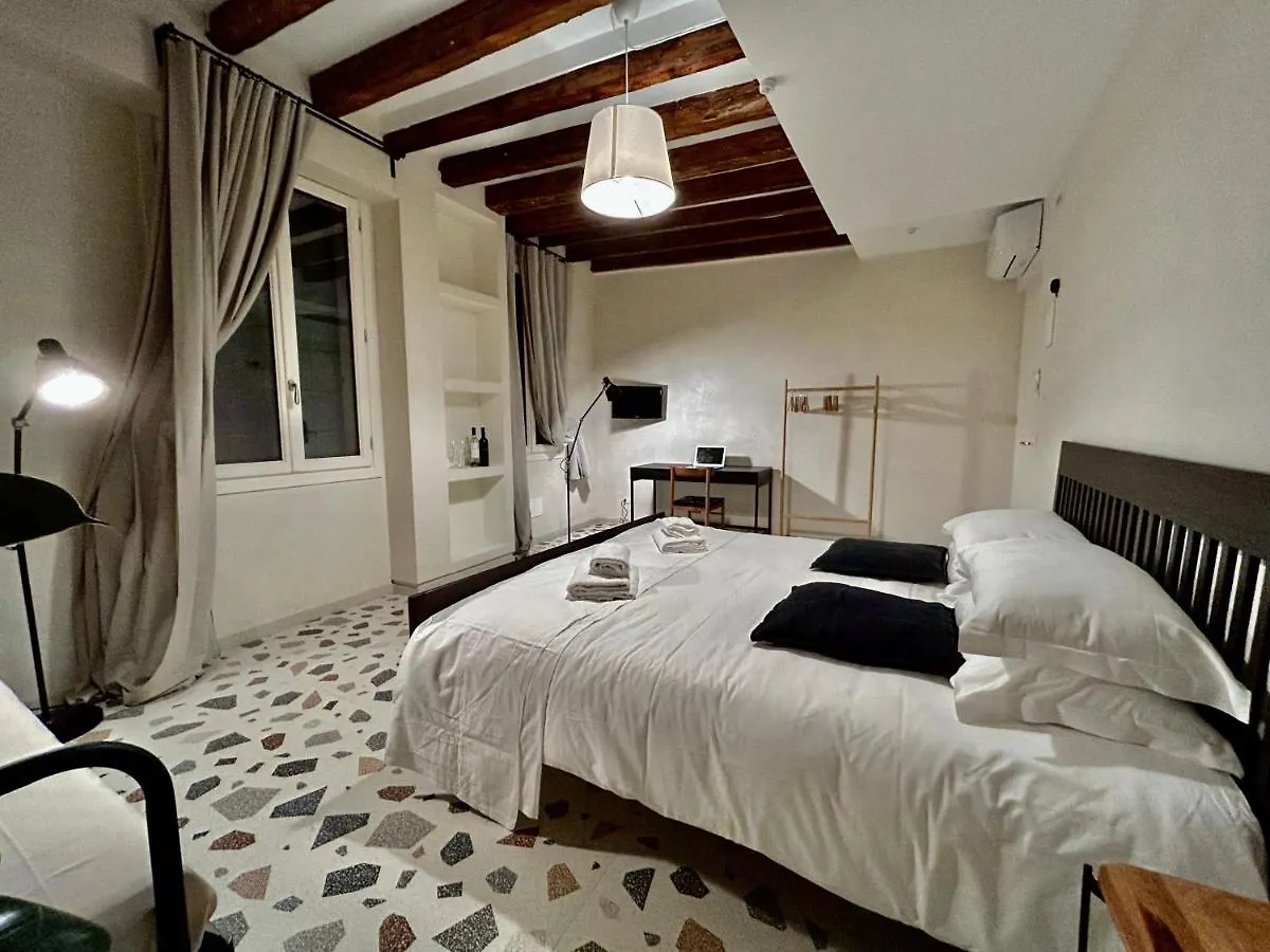 Farini Suites Wi-Fi Venice 0*,