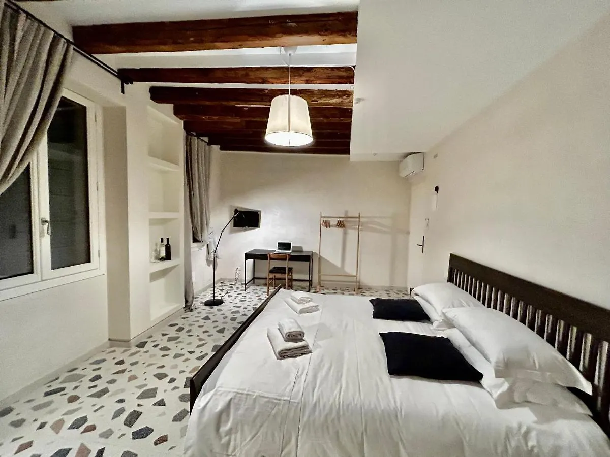 Farini Suites Wi-Fi Venice Guest house