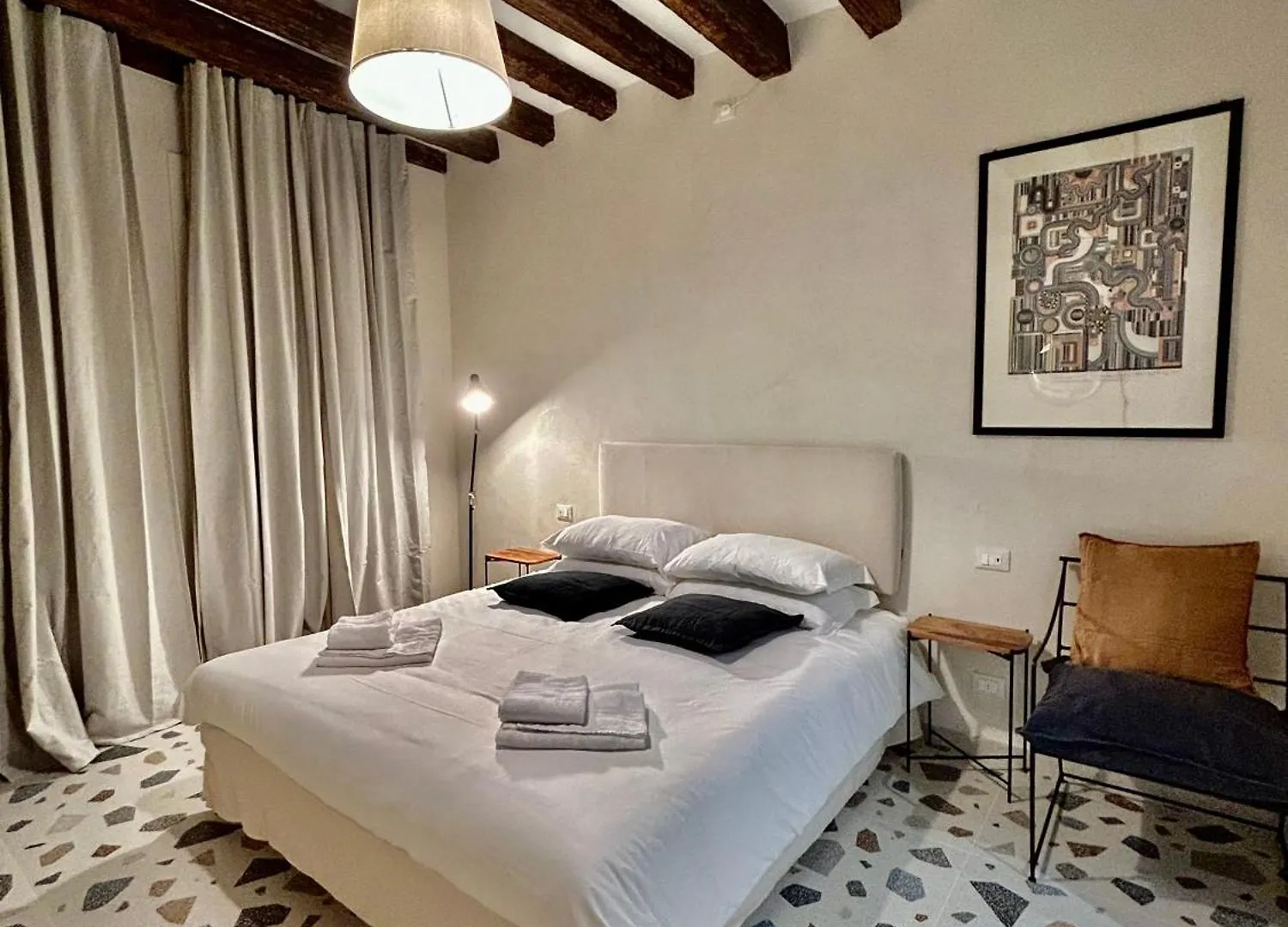 Farini Suites Wi-Fi contacts
