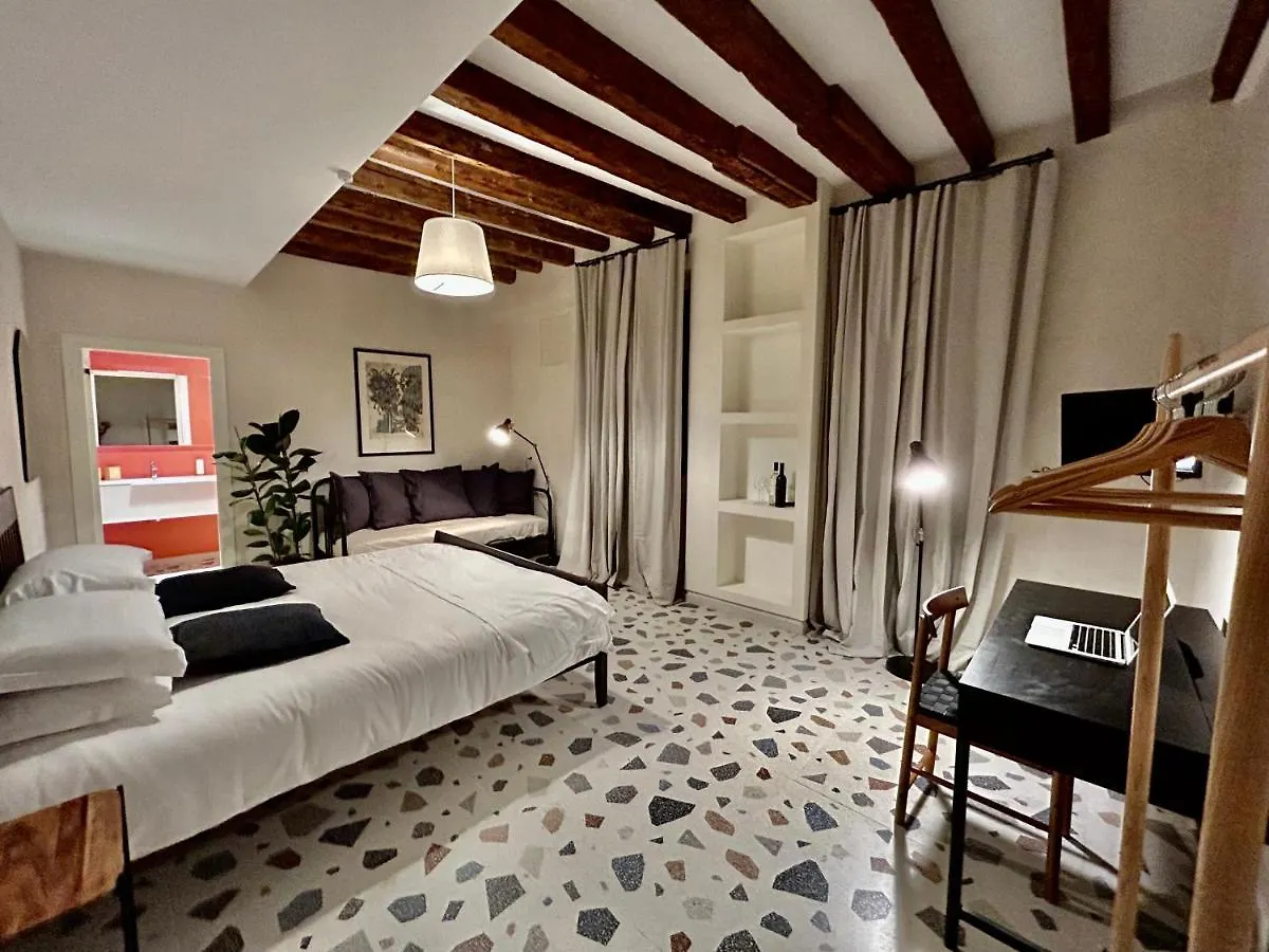 Farini Suites Wi-Fi Venezia Affittacamere