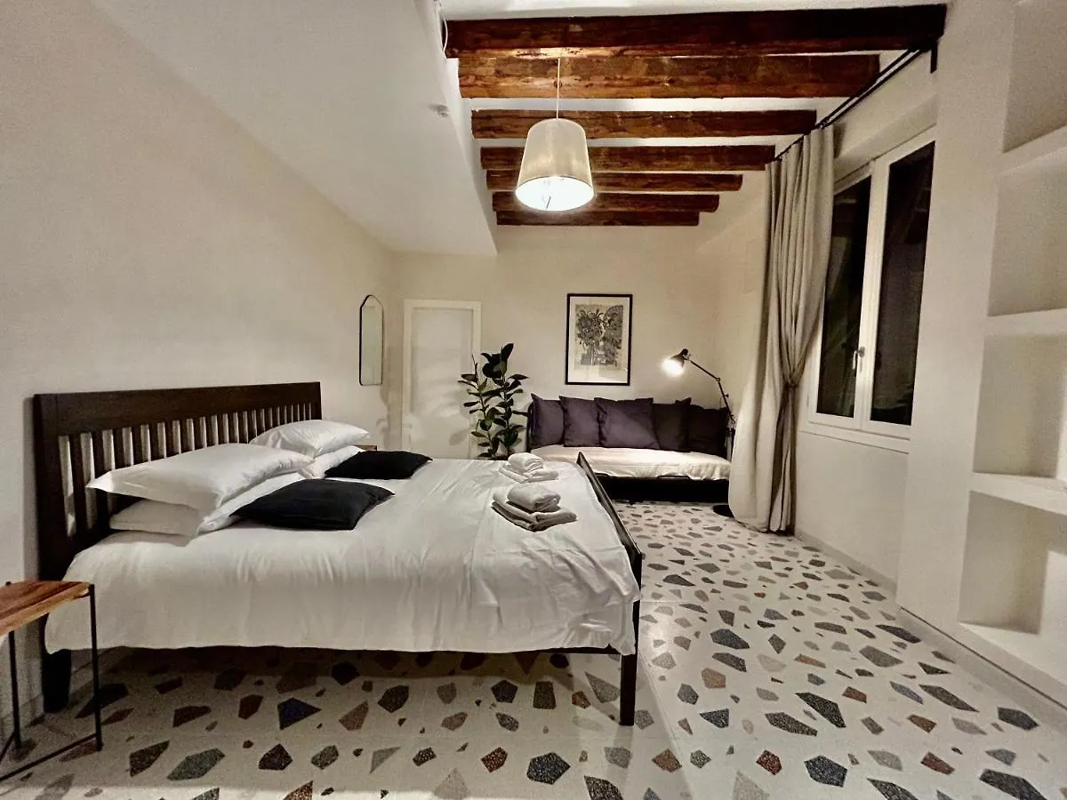 Farini Suites Wi-Fi Venezia Affittacamere