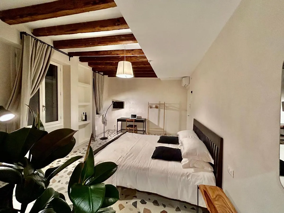 Farini Suites Wi-Fi Venezia 0*,