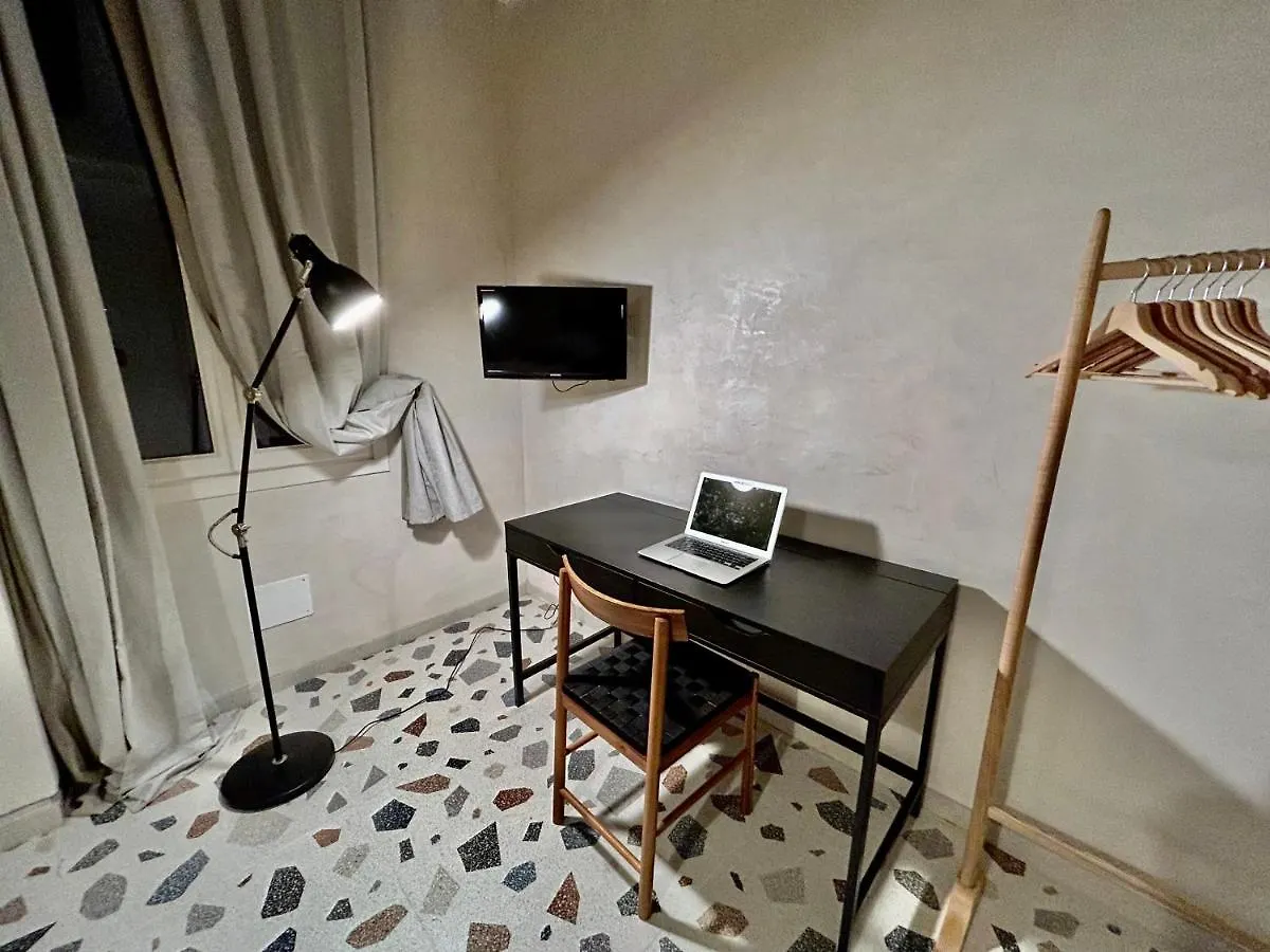 בית הארחה ונציה Farini Suites Wi-Fi