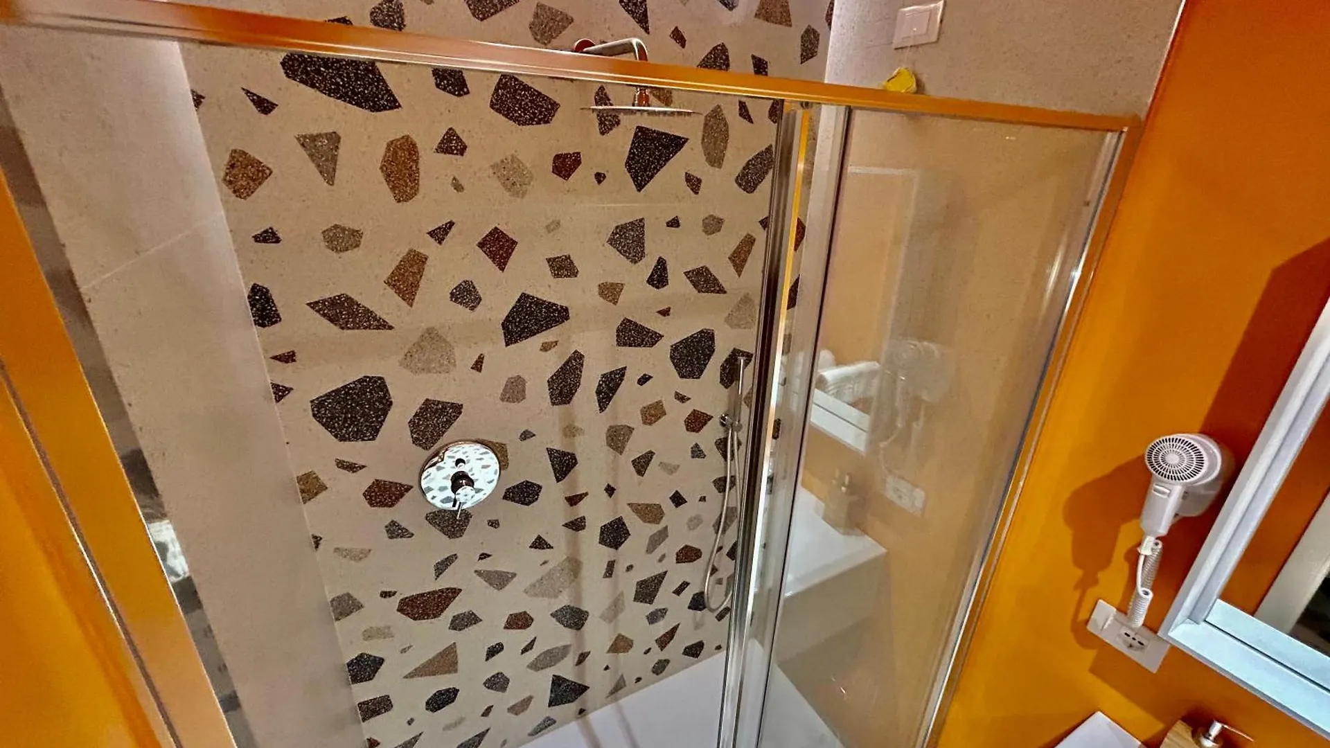 בית הארחה ונציה Farini Suites Wi-Fi