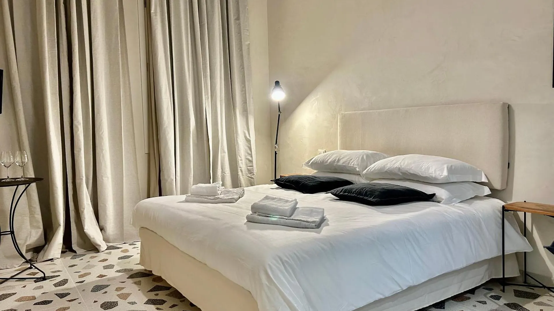 בית הארחה ונציה Farini Suites Wi-Fi